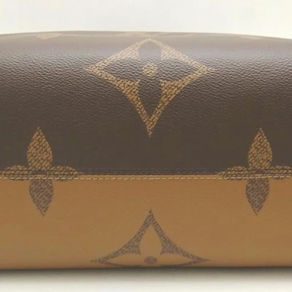 Louis Vuitton Monogram Reverse Large On-The-Go Tote Bag Like New - Picture 4 of 16